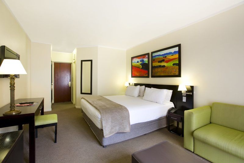 The Caledon Hotel And Spa Exterior photo
