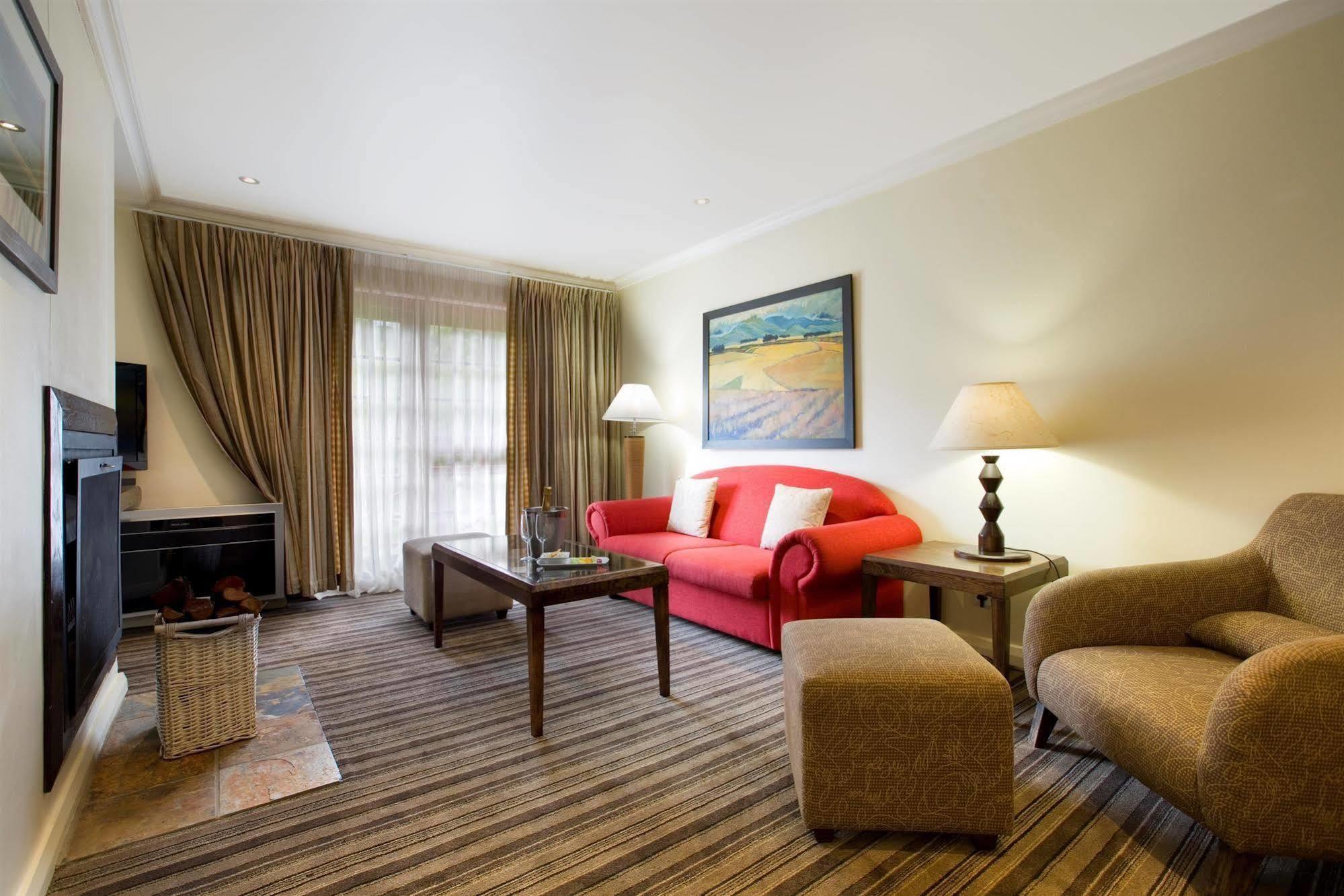 The Caledon Hotel And Spa Exterior photo